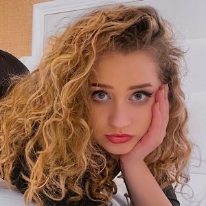 Meet your Posher, Ola!